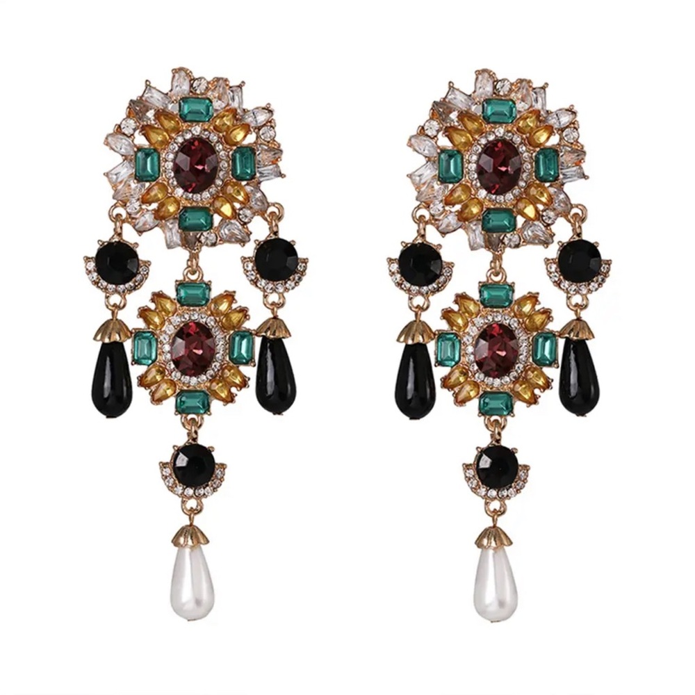 Elizabeth Statement Earrings - Picture 3 of 4